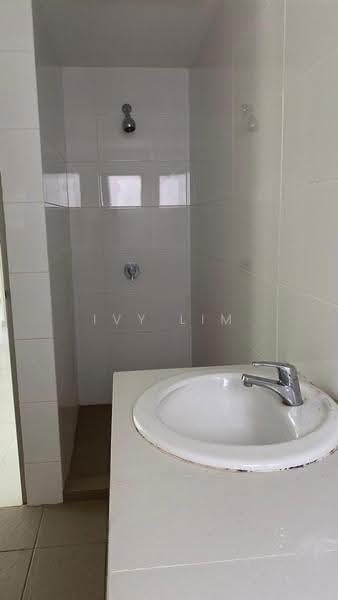 Pangsapuri untuk Dijual di Grace Court - Ivy Lim - Bathroom - PropertyGuru.com.my