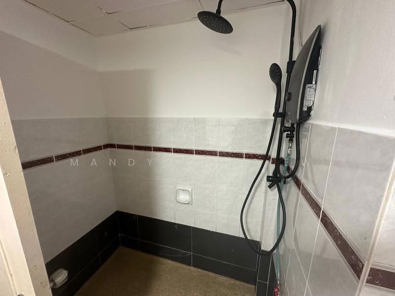 Apartment for Rent at Seri Mutiara Apartment - Mandy Goh Siew Li - Bathroom - PropertyGuru.com.my