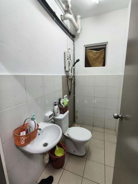 Pangsapuri untuk Disewa di Trifolis - Zeff Tan - Bathroom - PropertyGuru.com.my