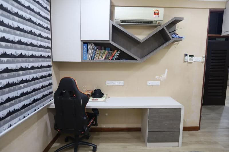 Rumah Berkembar untuk Dijual di Sungai Nibong (Bayan Lepas) - CK Goh - Study - PropertyGuru.com.my