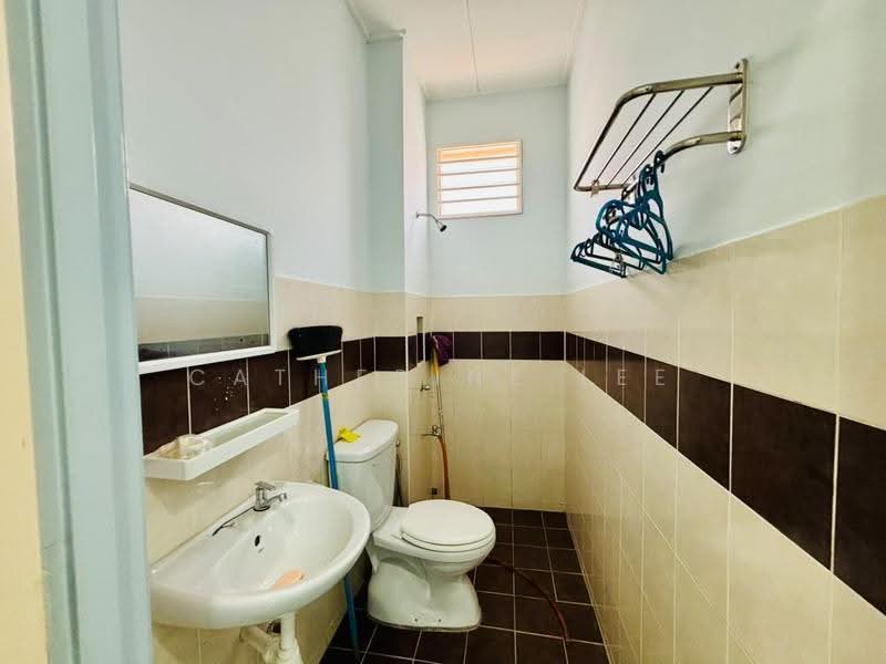 2-storey Terraced House for Sale in Bandar Jaya Putra (Johor Bahru) - Catherine Lee - Bathroom - PropertyGuru.com.my