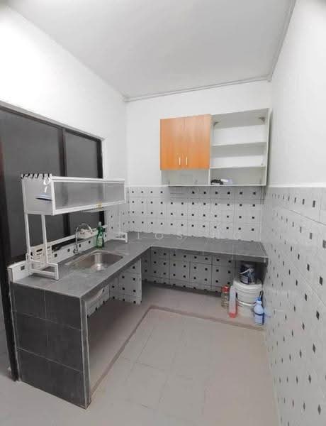 Rumah Teres 2-Tingkat untuk Disewa di Pjs 10 (Sunway) - Carlos Ng - Kitchen - PropertyGuru.com.my