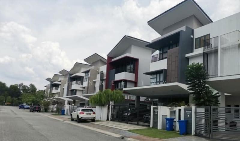 Rumah Teres 2.5-Tingkat untuk Dijual di Taman Cahaya Alam (Shah Alam) - Hannee Tay - PropertyGuru.com.my