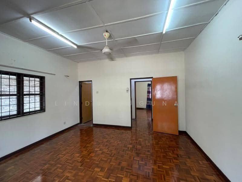 Rumah Teres 2-Tingkat untuk Dijual di Taman Bunga Negara (Shah Alam) - Linda Suguna - Living Room - PropertyGuru.com.my
