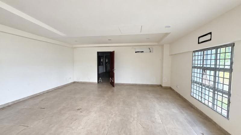 Kilang untuk Disewa di Permatang Tinggi (Kepala Batas) - Bryan Teng - Living Room - PropertyGuru.com.my