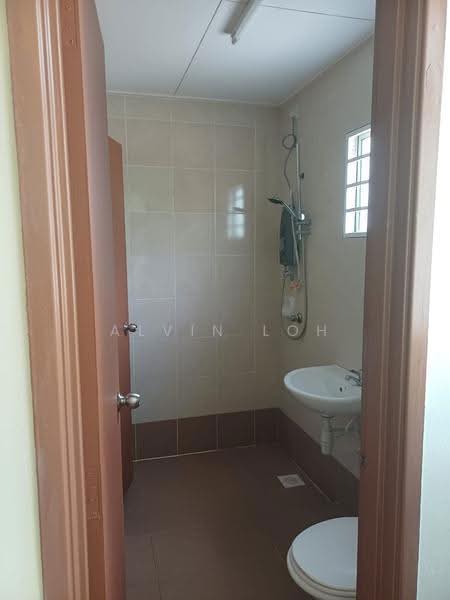 Terraced House for Rent in TAMAN PUCHONG UTAMA (Puchong) - Alvin Loh - Bathroom - PropertyGuru.com.my