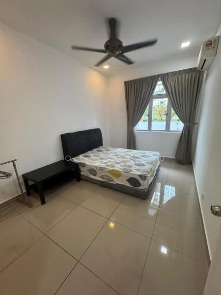 Kediaman Servis untuk Disewa di Meridin Bayvue Serviced Apartment - Wong Shau Wei - Bedroom - PropertyGuru.com.my