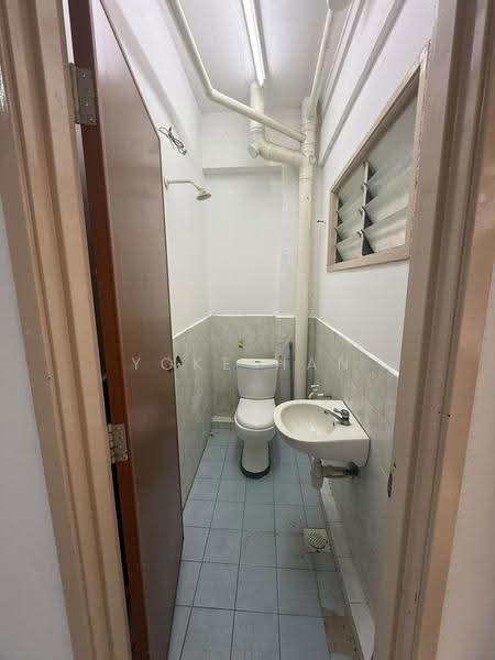 Flat for Rent at Taman Bukit Segar - Yoke Han - Bathroom - PropertyGuru.com.my