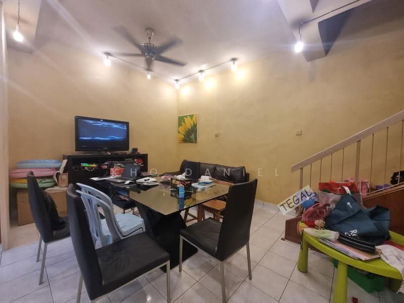 2-storey Terraced House for Sale in Kota Kemuning (Shah Alam) - Kho Daniel - Living Room - PropertyGuru.com.my