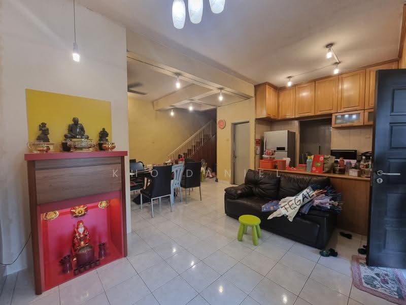 2-storey Terraced House for Sale in Kota Kemuning (Shah Alam) - Kho Daniel - Living Room - PropertyGuru.com.my
