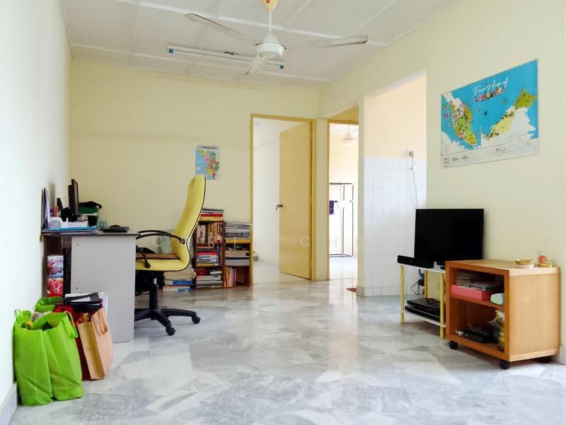 Flat for Sale at Desa Petaling Flat - Chris Choo - Study - PropertyGuru.com.my