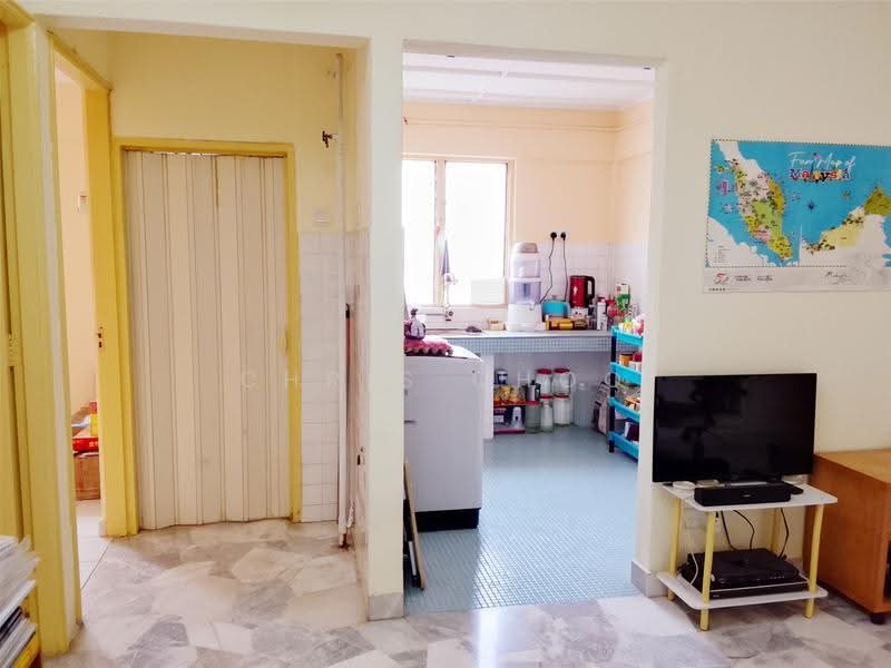 Flat for Sale at Desa Petaling Flat - Chris Choo - Kitchen - PropertyGuru.com.my