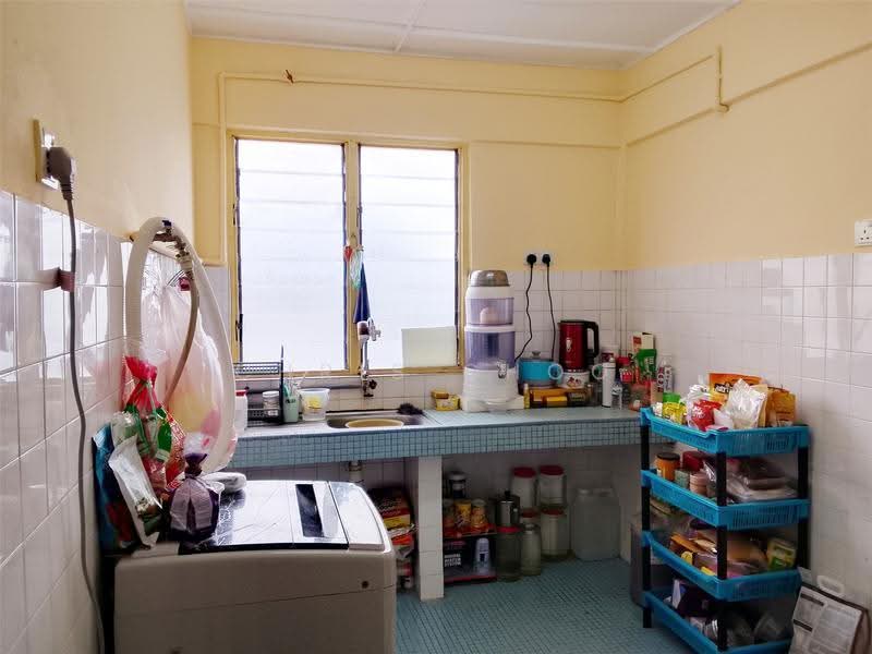 Flat for Sale at Desa Petaling Flat - Chris Choo - Kitchen - PropertyGuru.com.my
