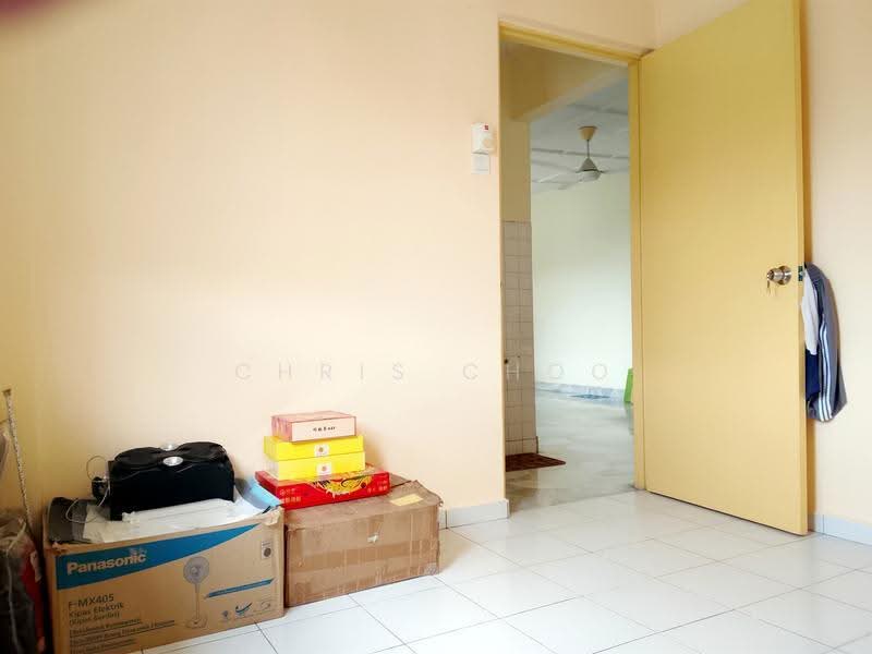 Flat for Sale at Desa Petaling Flat - Chris Choo - Interior - PropertyGuru.com.my