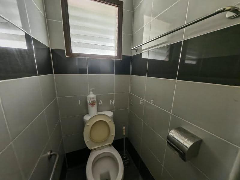 Semi-Detached House for Sale in SS1 (Petaling Jaya) - Ivan Lee - Bathroom - PropertyGuru.com.my