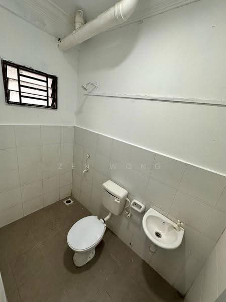 2-storey Terraced House for Sale in Taman Scientex Pasir Gudang (Pasir Gudang) - Zen Wong - Bathroom - PropertyGuru.com.my