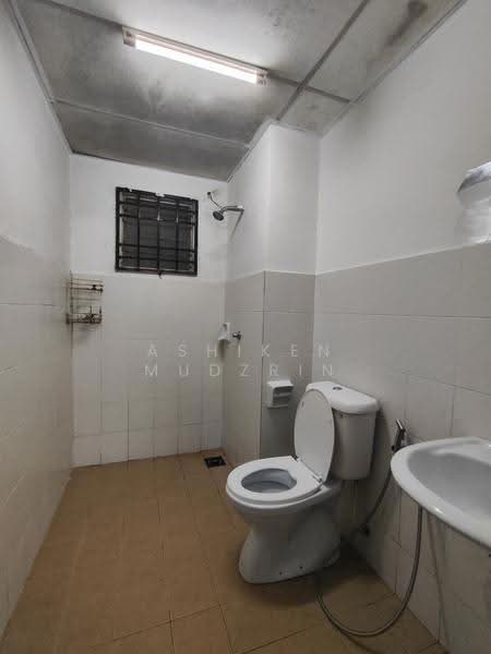 Apartment for Rent at Angsana Apartment - Ashiken Mudzrin - Bathroom - PropertyGuru.com.my