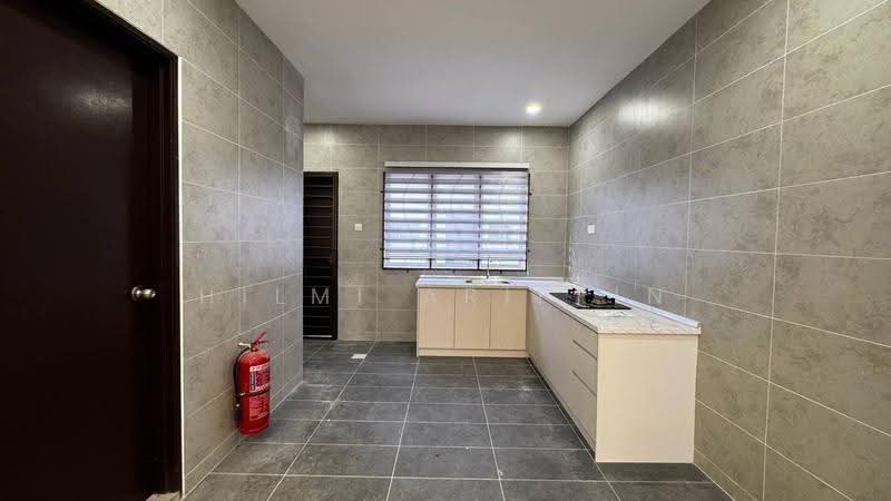 2-storey Terraced House for Rent in Kota Warisan (Sepang) - Hilmi Ariffin - Kitchen - PropertyGuru.com.my