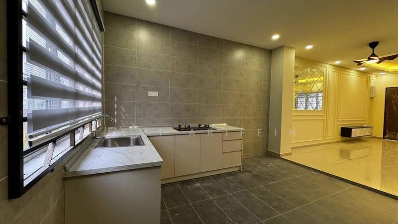 2-storey Terraced House for Rent in Kota Warisan (Sepang) - Hilmi Ariffin - Kitchen - PropertyGuru.com.my