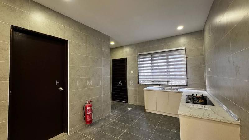 2-storey Terraced House for Rent in Kota Warisan (Sepang) - Hilmi Ariffin - Kitchen - PropertyGuru.com.my