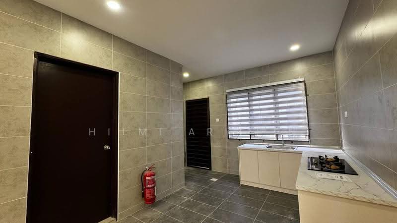 2-storey Terraced House for Rent in Kota Warisan (Sepang) - Hilmi Ariffin - Kitchen - PropertyGuru.com.my