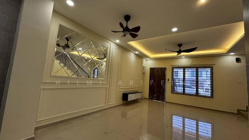 2-storey Terraced House for Rent in Kota Warisan (Sepang) - Hilmi Ariffin - Living Room - PropertyGuru.com.my