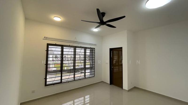2-storey Terraced House for Rent in Kota Warisan (Sepang) - Hilmi Ariffin - Living Room - PropertyGuru.com.my