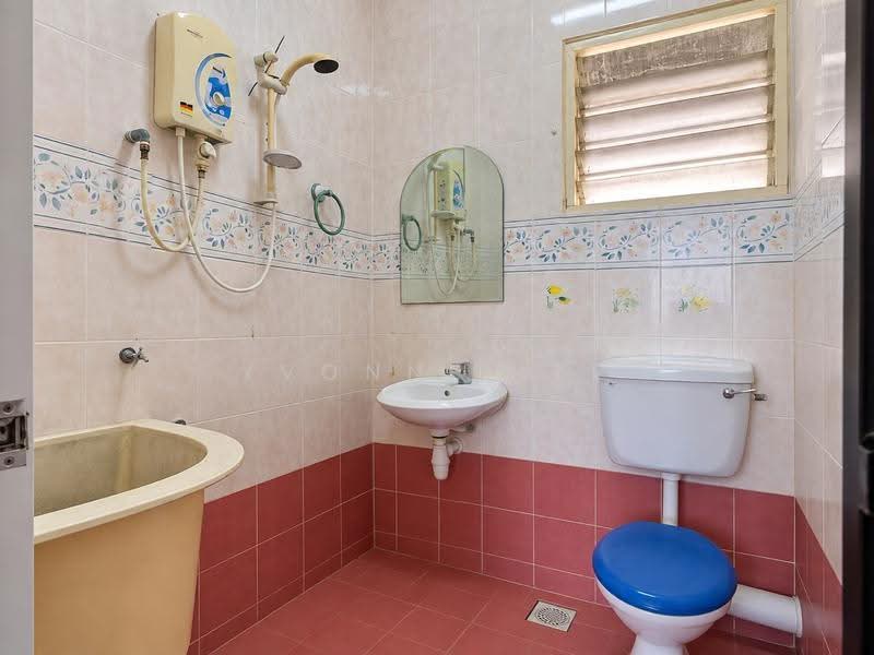 Apartment for Sale at Pangsapuri Perai Utama - Yvonne Lee - Bathroom - PropertyGuru.com.my