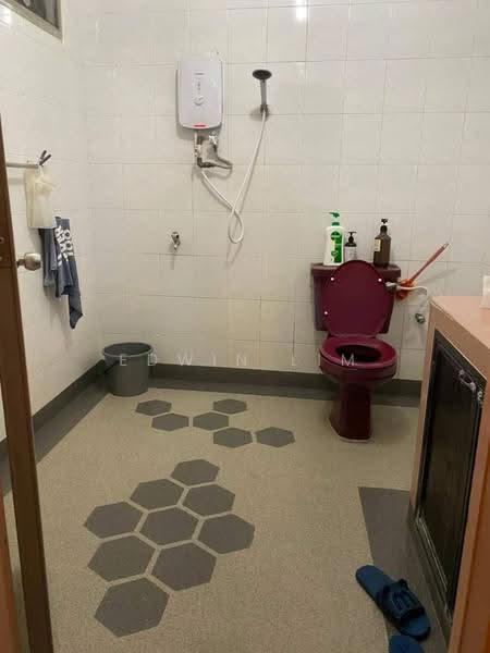 Rumah Teres 2-Tingkat untuk Disewa di Taman Tasek (Johor Bahru) - Edwin Lim - Bathroom - PropertyGuru.com.my