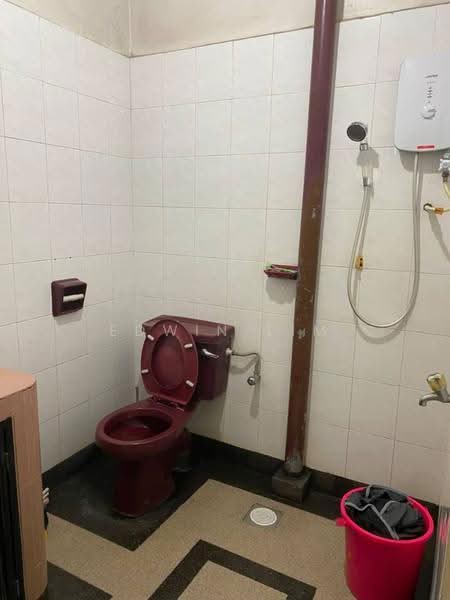 Rumah Teres 2-Tingkat untuk Disewa di Taman Tasek (Johor Bahru) - Edwin Lim - Bathroom - PropertyGuru.com.my