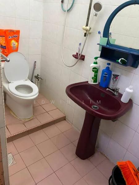 Rumah Teres 2-Tingkat untuk Disewa di Taman Tasek (Johor Bahru) - Edwin Lim - Bathroom - PropertyGuru.com.my