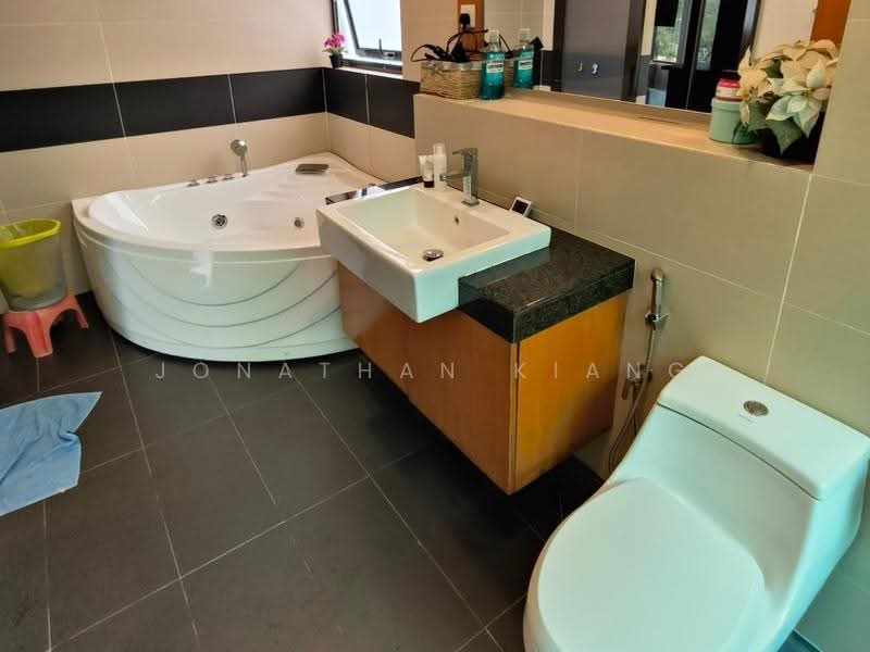 Bungalow House for Sale in Subang Heights (Subang Jaya) - Jonathan Kiang - Bathroom - PropertyGuru.com.my