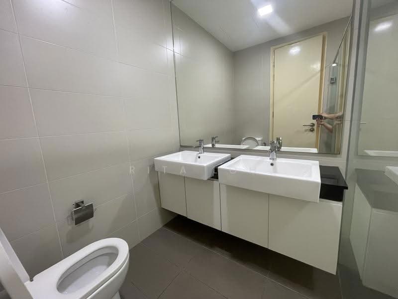 Kondominium untuk Dijual di The Park Residences 1 - Rita Loh - Bathroom - PropertyGuru.com.my