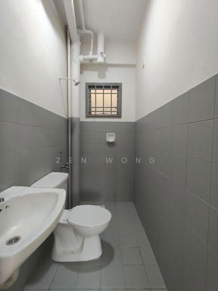 Pangsapuri untuk Dijual di Sri Kenari Apartment - Zen Wong - Bathroom - PropertyGuru.com.my