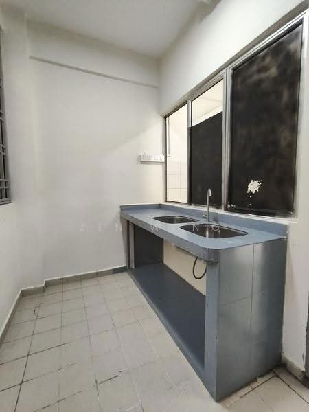 Pangsapuri untuk Dijual di Sri Kenari Apartment - Zen Wong - Kitchen - PropertyGuru.com.my