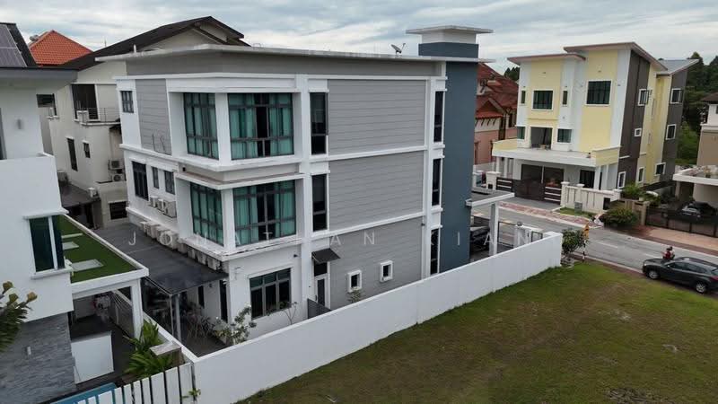 Bungalow House for Sale in Subang Heights (Subang Jaya) - Jonathan Kiang - Exterior - PropertyGuru.com.my