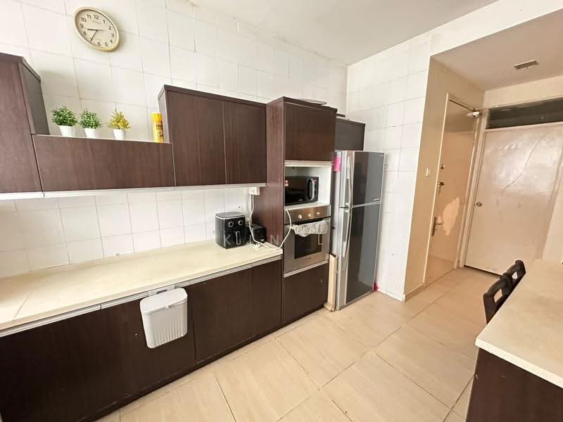 Kondominium untuk Disewa di Platinum Hill PV 8 - Kin L - Kitchen - PropertyGuru.com.my