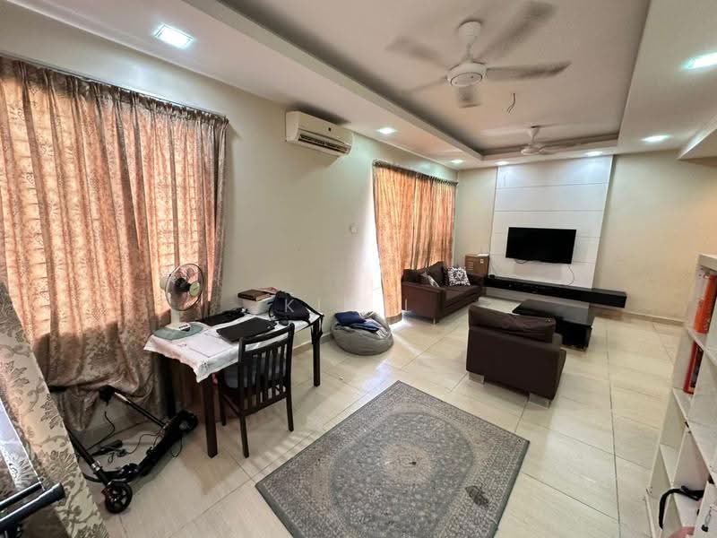 Kondominium untuk Disewa di Platinum Hill PV 8 - Kin L - Living Room - PropertyGuru.com.my