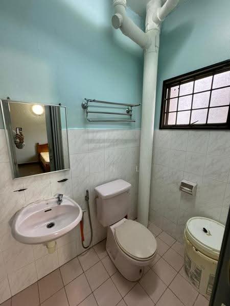 Kondominium untuk Disewa di Teratai Mewah Condominium - Kin L - Bathroom - PropertyGuru.com.my