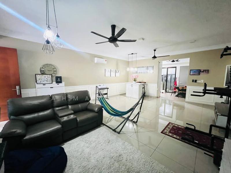 Rumah Bandar untuk Dijual di Bangi (Selangor) - Ahmad Muslim - Living Room - PropertyGuru.com.my