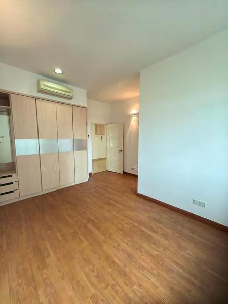 Kondominium untuk Dijual di Mei on The Madge (Vista Permai) - Adrian Siow - Bedroom - PropertyGuru.com.my