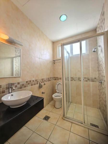 Kondominium untuk Dijual di Mei on The Madge (Vista Permai) - Adrian Siow - Bathroom - PropertyGuru.com.my