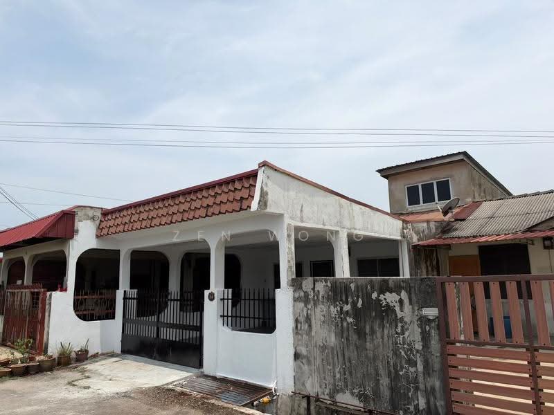 1-storey Terraced House for Sale in Taman Segamat Baru (Segamat) - Zen Wong - Exterior - PropertyGuru.com.my
