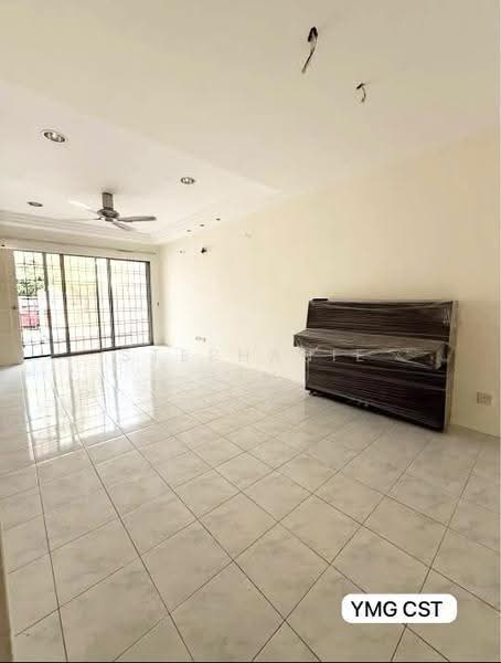 2-storey Terraced House for Sale in Shah Alam (Selangor) - Stephanie Lim - Living Room - PropertyGuru.com.my