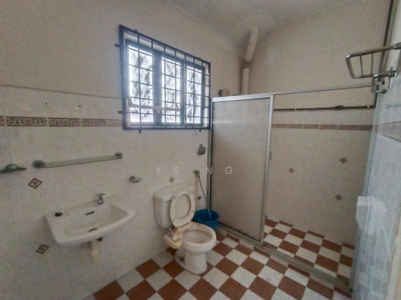 2-storey Terraced House for Rent in Taman Ozana Impian (Bukit Katil) - Ys Ng - Bathroom - PropertyGuru.com.my