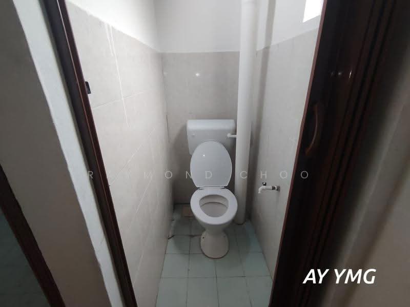 Apartment for Sale at Taman Sentosa - Raymond Choo - Bathroom - PropertyGuru.com.my