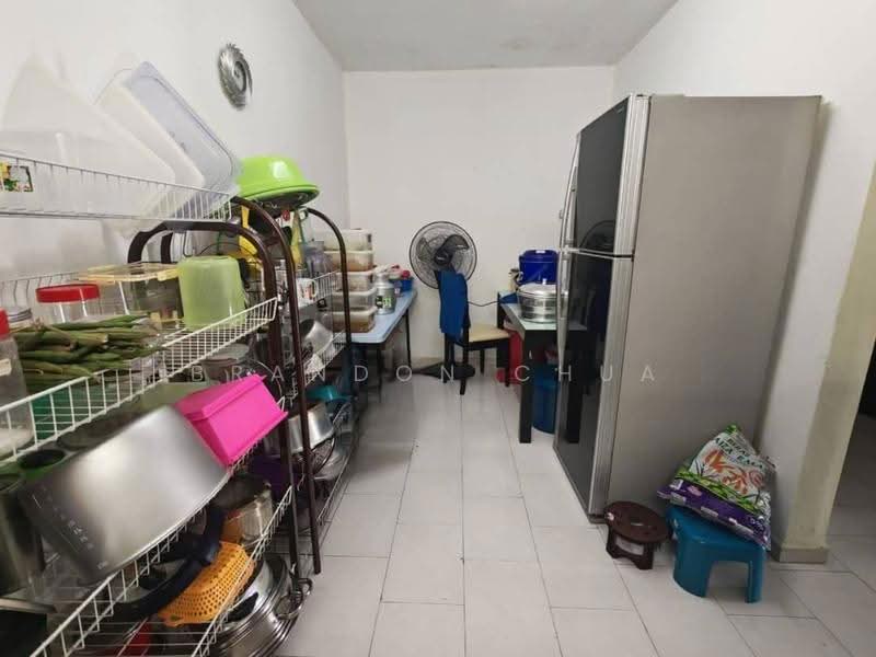 1-storey Terraced House for Sale in Taman Ungku Tun Aminah (Skudai) - Brandon Chua - Kitchen - PropertyGuru.com.my
