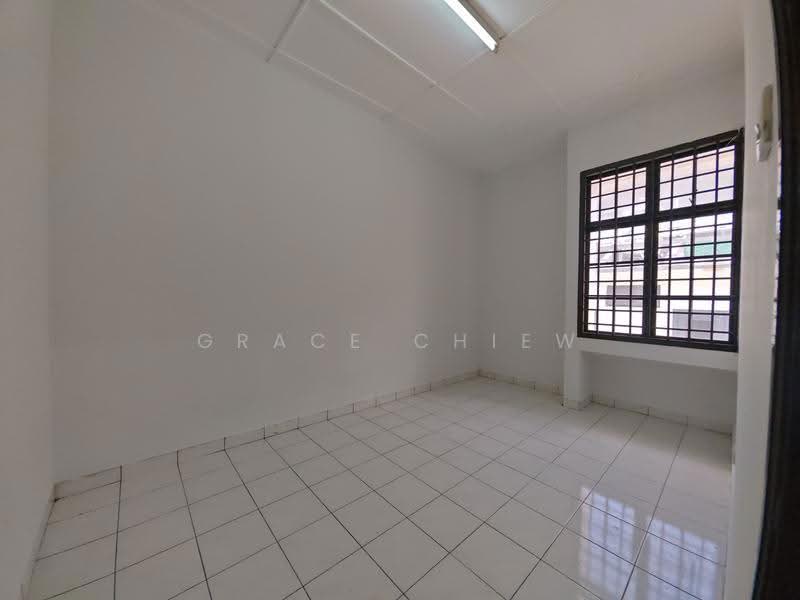1.5-storey Terraced House for Rent in Taman Molek (Johor Bahru) - Grace Chiew - Interior - PropertyGuru.com.my
