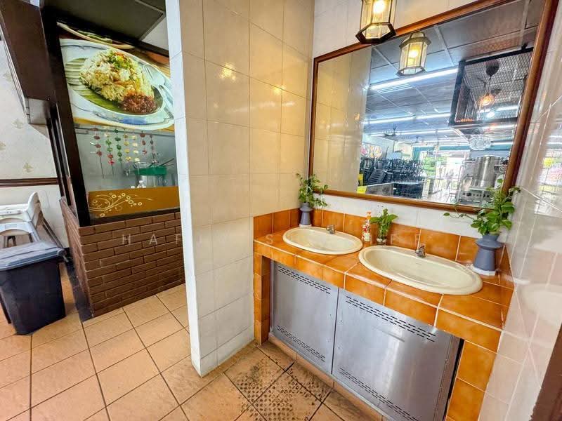Kedai untuk Disewa di Desa Sri Hartamas (Sri Hartamas) - Hafiz Shariff - Bathroom - PropertyGuru.com.my
