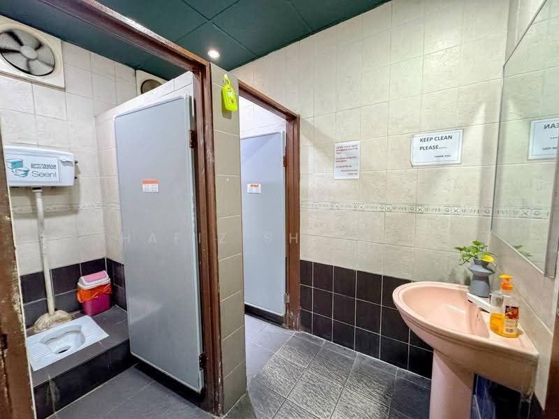 Kedai untuk Disewa di Desa Sri Hartamas (Sri Hartamas) - Hafiz Shariff - Bathroom - PropertyGuru.com.my